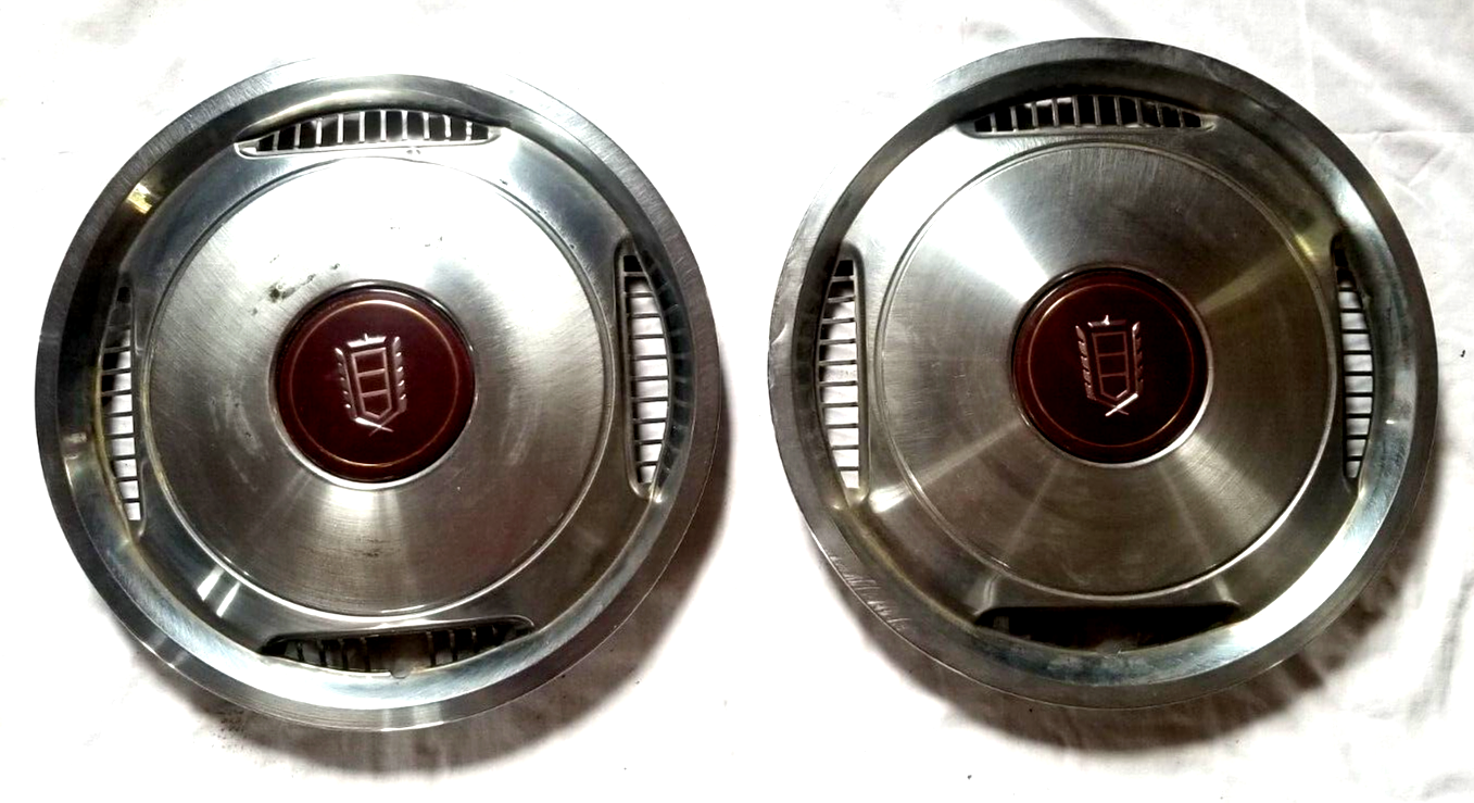 SET of 2  1983 - 86 Ford Crown Victoria Chrome Hub Cap 15.5 in with 13.5 Fitting