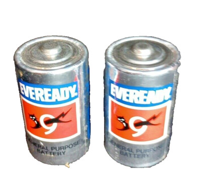 Set Of 2 Vintage Used Eveready ''Nine Lives'' Cat D General Purpose Battery No 950