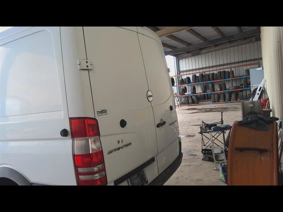 (LOCAL PICKUP ONLY) Driver Left Fender Fits 14-18 MERCEDES SPRINTER 2500 1242746 Foto 4 de 4