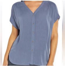 NEW Women's Orvis Short Sleeve Button Up Blue Blouse Size Medium