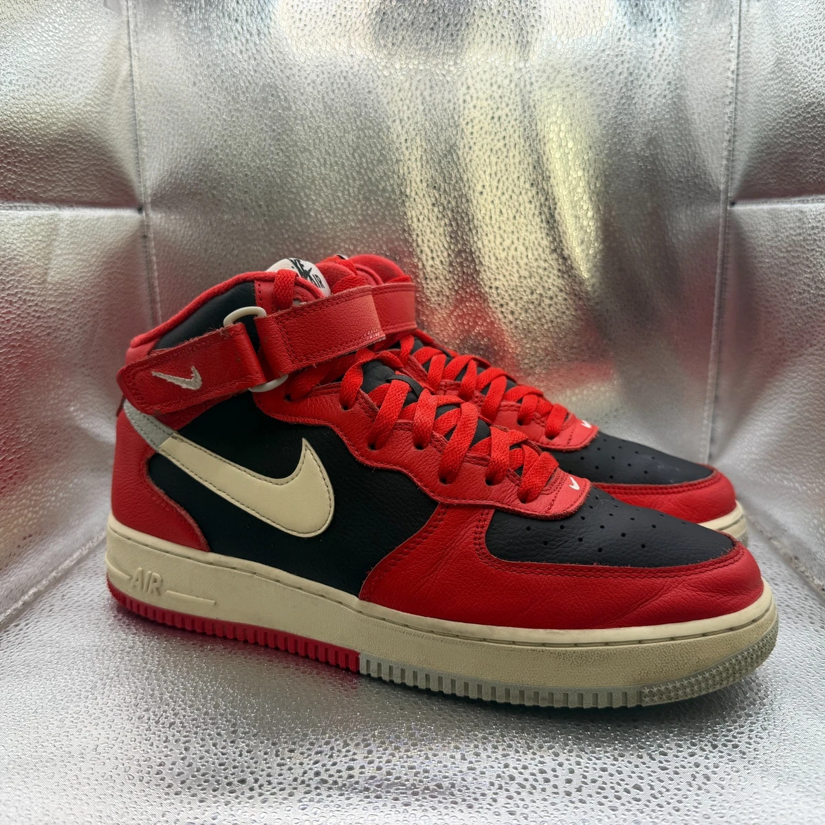 Nike Air Force 1 Mid 2006 Black Varsity Red Bred White Men Size  9.5 313643-061 SALE - Vintage 2006 Nike Air Force 1 Mid  main image 4