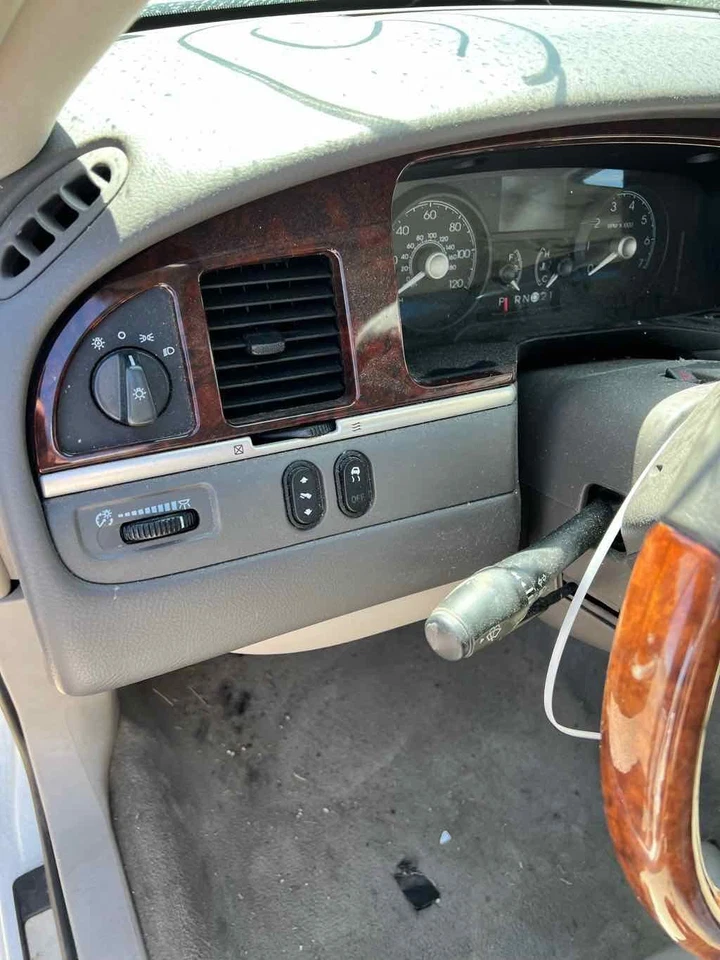 Conjunto de limpador de ar usado serve: 2009 Lincoln & TOWN CAR 4.6 grau A - Imagem 4 de 4