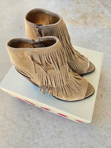 DOLCE by mojo Moxy- Ankle Booty Peep Toe Camel Fringe open Heal 7.5 M - Picture 4 of 5