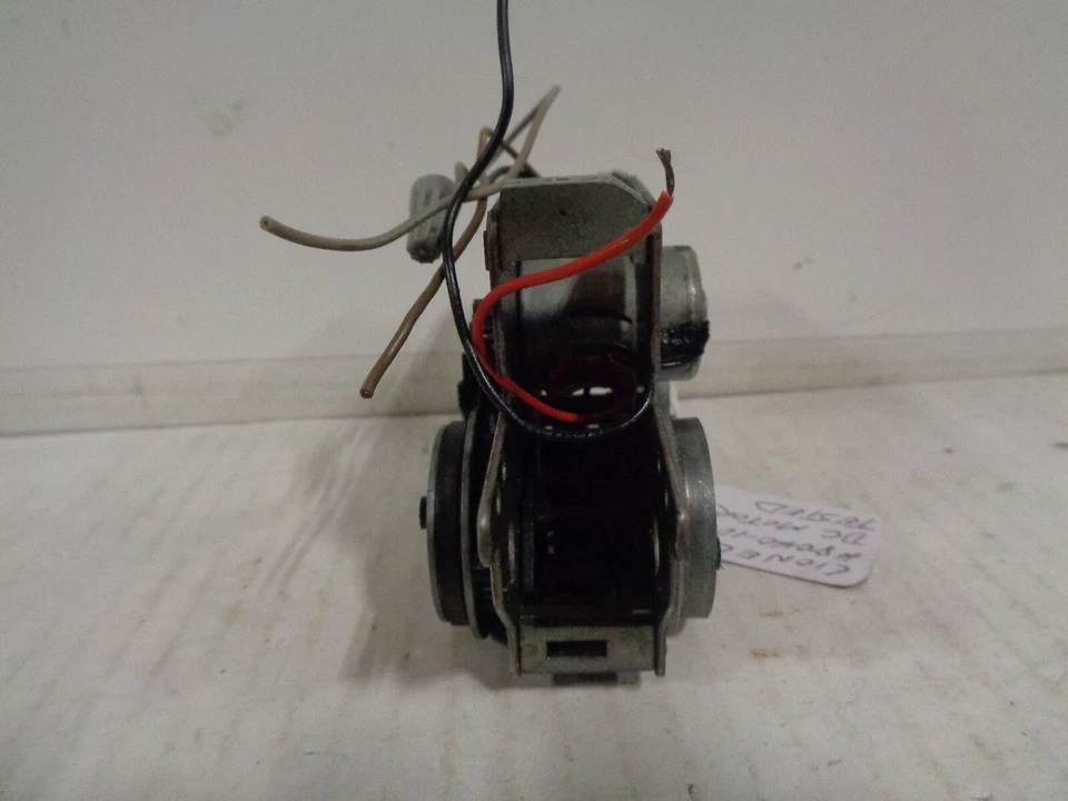 VINTAGE LIONEL #8040-100 O GAUGE DC MOTOR  ASSEMBLY FOR STEAM LOCO TESTED - Image 2 of 4