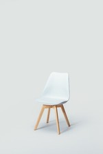 Set di 4 sedie da pranzo scandinave con rinforzo in metallo. Sedie di qualità