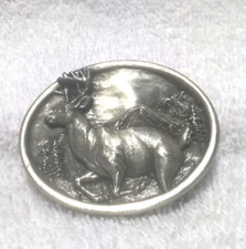1984 Bergamot Deer Buck Grazing Outdoor Scene Small Oval Buckle Great Shape