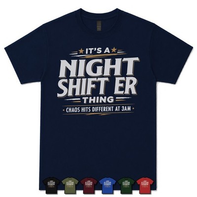 IT'S A NIGHT SHIFT ER THING CHAOS HITS DIFFERENT AT 3AM T-SHIRT Krankenschwester|Notfall