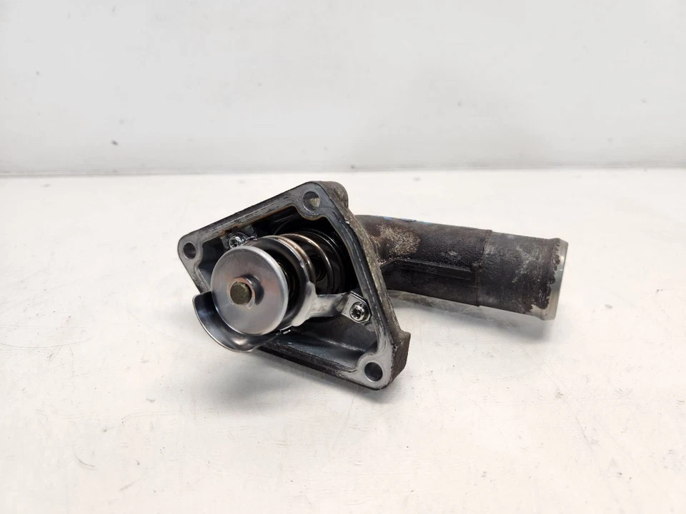 2010 Nissan Murano (3.5L / AT) Thermostat Housing - Image 2 of 4