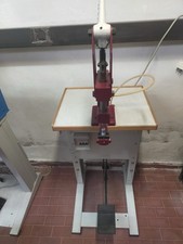 Macchina Per Applicazione Borchie