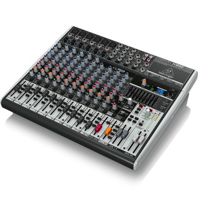 Behringer XENYX X1832USB - Analogmixer
