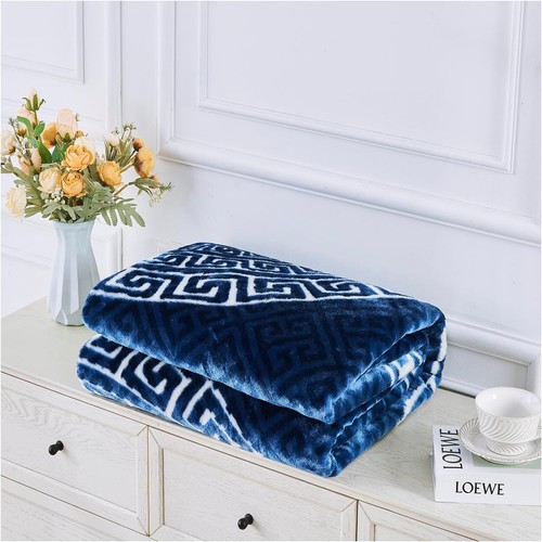 Greek Keys Throw Sofa Bed Fluffy Luxury Large Mink Blanket 150x200 Navy Blue New - Picture 3 of 4