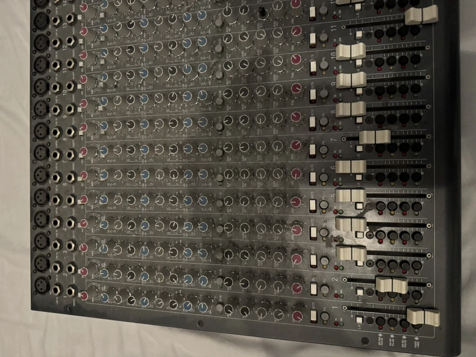 Allen & Heath ZED-R16 Firewire DIGITAL ANALOG INTERFACE MIXING DESK - Image 4 of 4