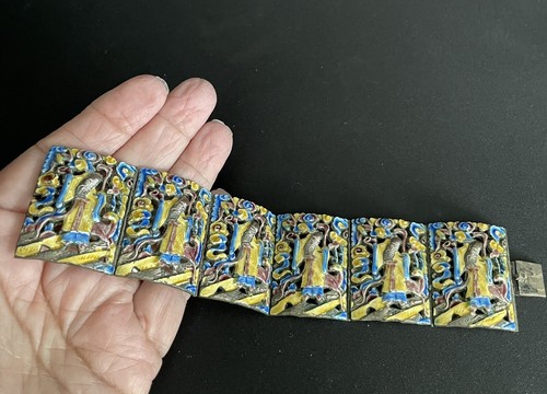 ANTIQUE VINTAGE CHINESE EXPORT Wide PANELLED Enameled NOBLEMAN FIGURES Bracelet