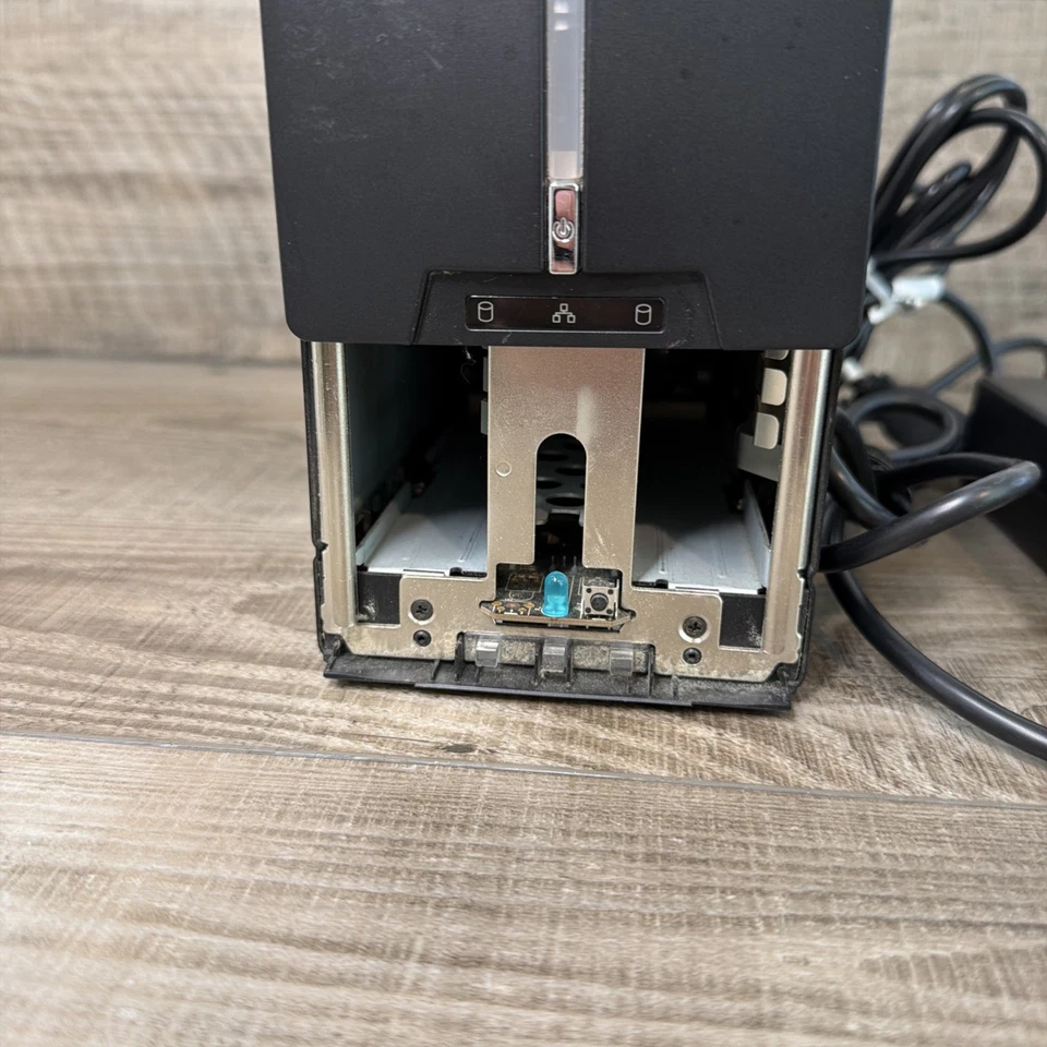 D-Link DNS-321 2-Bay NAS Server for Home & Office Data Storage Enclosure - Image 3 of 4