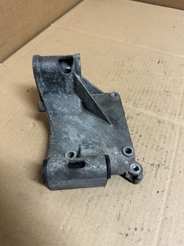BMW E30 316i 318i Halterung Lichtmaschine Lagerbock 1715080 M40 Motor