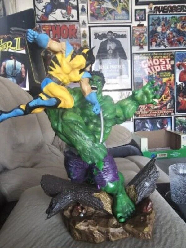Hulk VS Wolverine PVC Figure Statue Model Toy Collection Gift Stock 13'' - Image 3 of 4