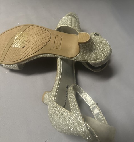 American Eagle Silver Wedding Glitter Shoes Size 4. Heels - Picture 4 of 6