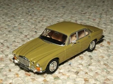 Corgi Vanguards Jaguar XJ6 Daimler Sovereign Diecast Car 1:43