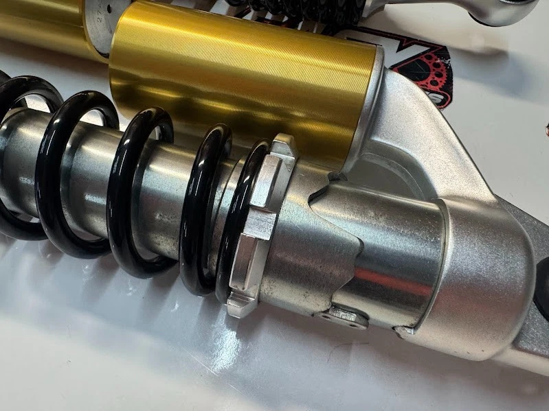 Royal Enfield Interceptor 650 2022 Rear Shock Pair Suspension OEM Euro 5 - image 3 of 4