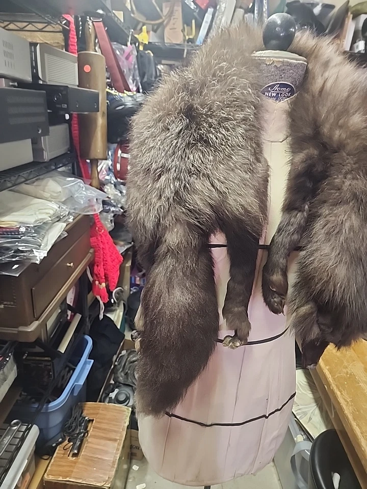 Bufanda envolvente vintage genuina de cuerpo completo con cuello de piel de zorro 48" de largo con cierre de baquelita Foto 3 de 4