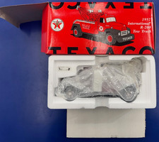 First Gear 134 1957 International R-200 Texaco Tow Truck 18-2160 Diecast - Nib First Gear 134 1957 International R-200 Texaco Tow Truck 18-2160 Diecast - Nib