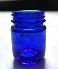 Vtg cobalt blue Vicks Vaporub jar 1920s or 30s