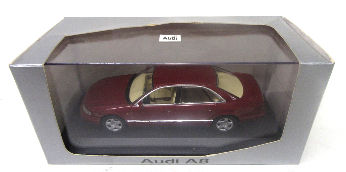 Audi コレクションモデル 1/43 スケール Paul's Model Art Minichamps #132100 AUDI A8 maroon 1/43 diecast