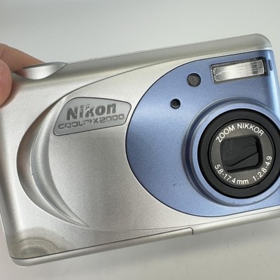 Vintage Nikon Coolpix E2000 Digital Camera 3X Zoom Point Shoot
