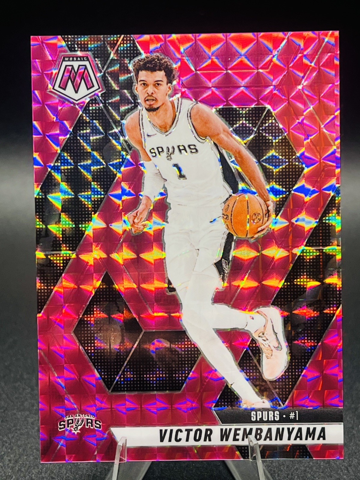2024-25 Panini Mosaic - Victor Wembanyama #31 Pink Mosaic Prizm /175