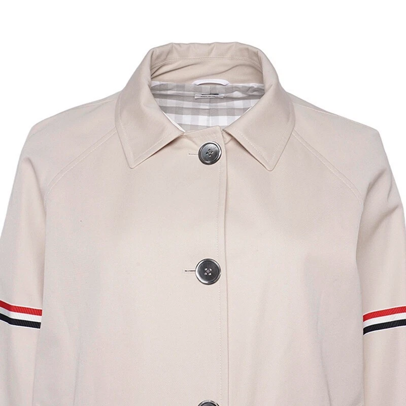 Cappotto donna Thom Browne avorio cotone twill fascia braccio crop auto impermeabile