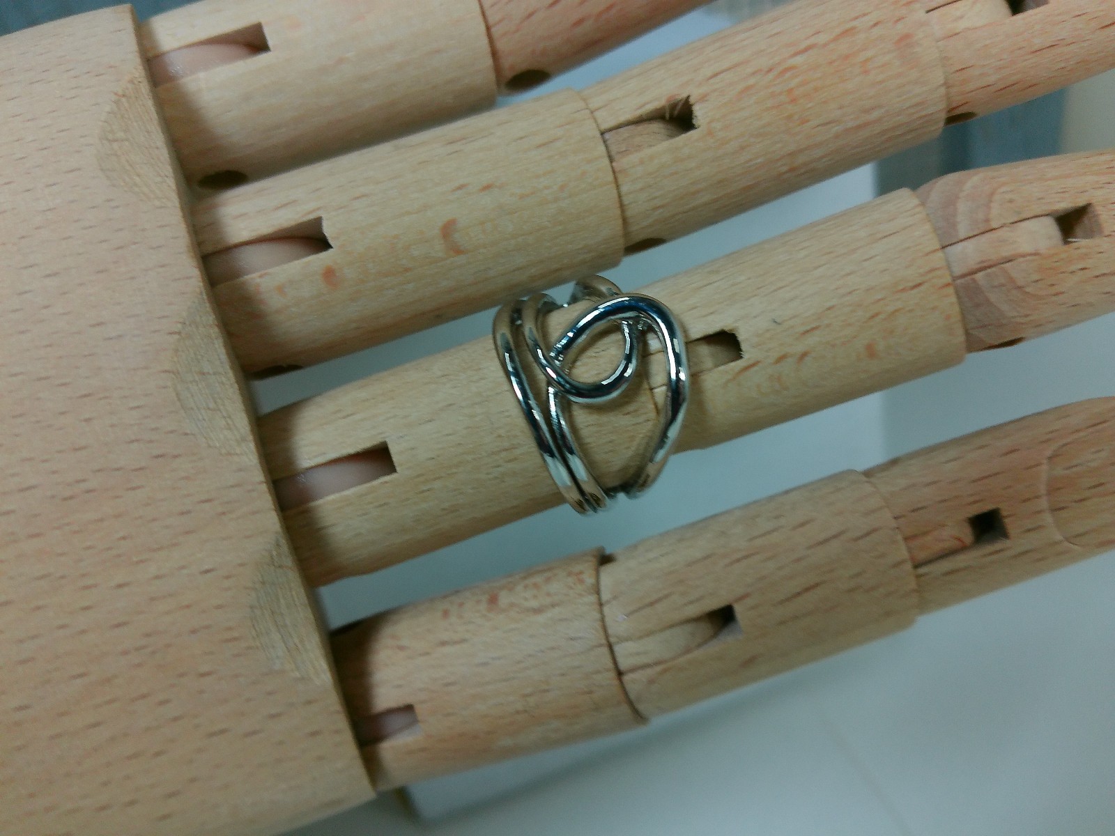 Shiny Silver Tone Knotted Interlocking Layered Si… - image 10