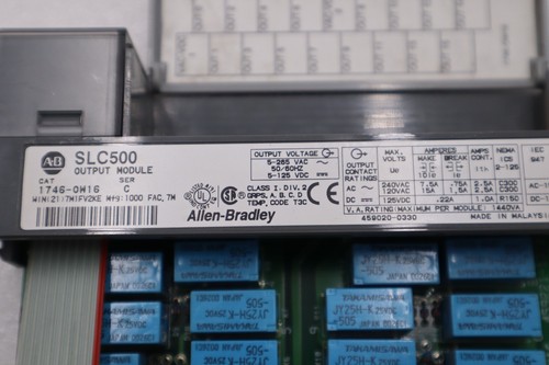 Módulo de salida de relé Allen Bradley 1746-OW16/C SLC 500 STOCK H673A - Imagen 2 de 4