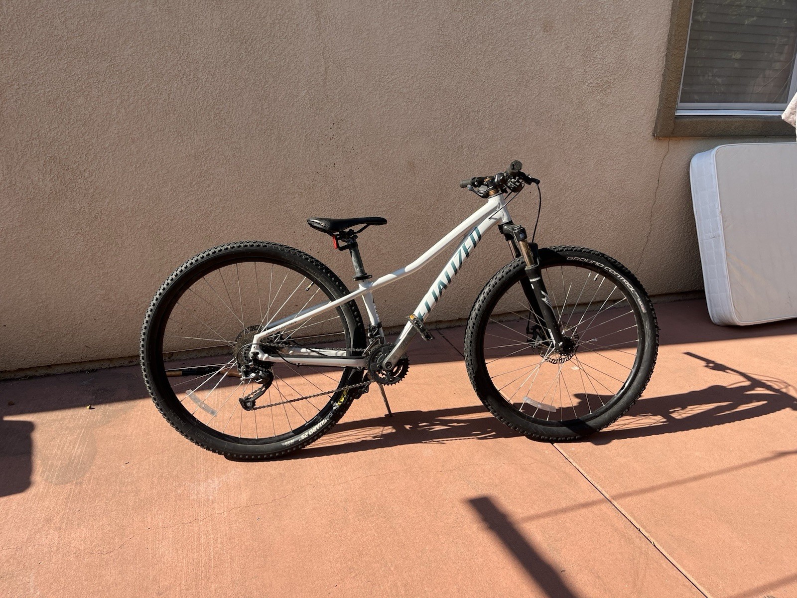Mountain Bike Great Conditions Good Brakes But It Could Use New Grips Cash Only