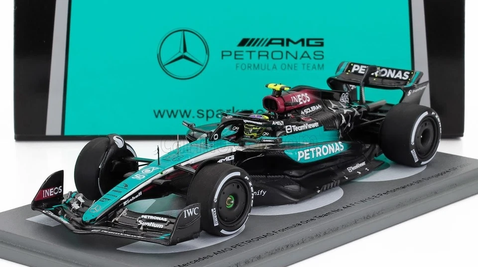 MODELLINO AUTO 1:43 SPARK F1 MERCEDES W15 HAMILTON SINGAPORE GP 2024 MODELLISMO - Immagine 2 di 4