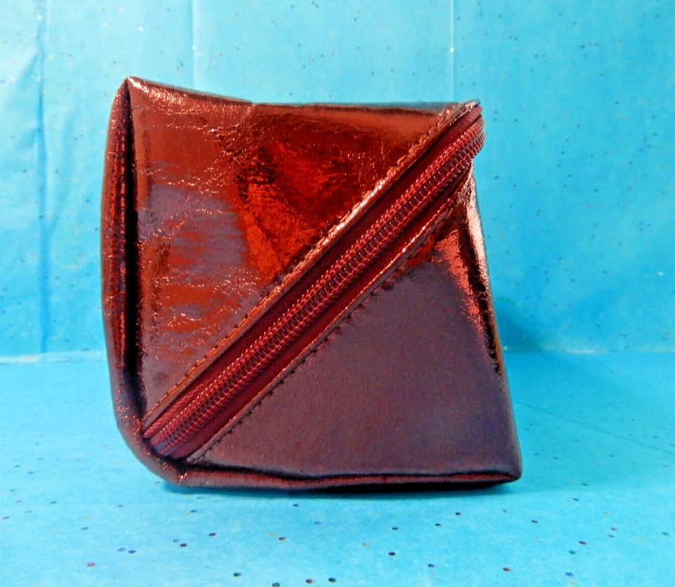 Bolsa de Maquillaje Saks Fifth Avenue Roja Brillante Metálica Bolsa de Viaje para Artículos de Aseo/2 Bolsillos Foto 3 de 4