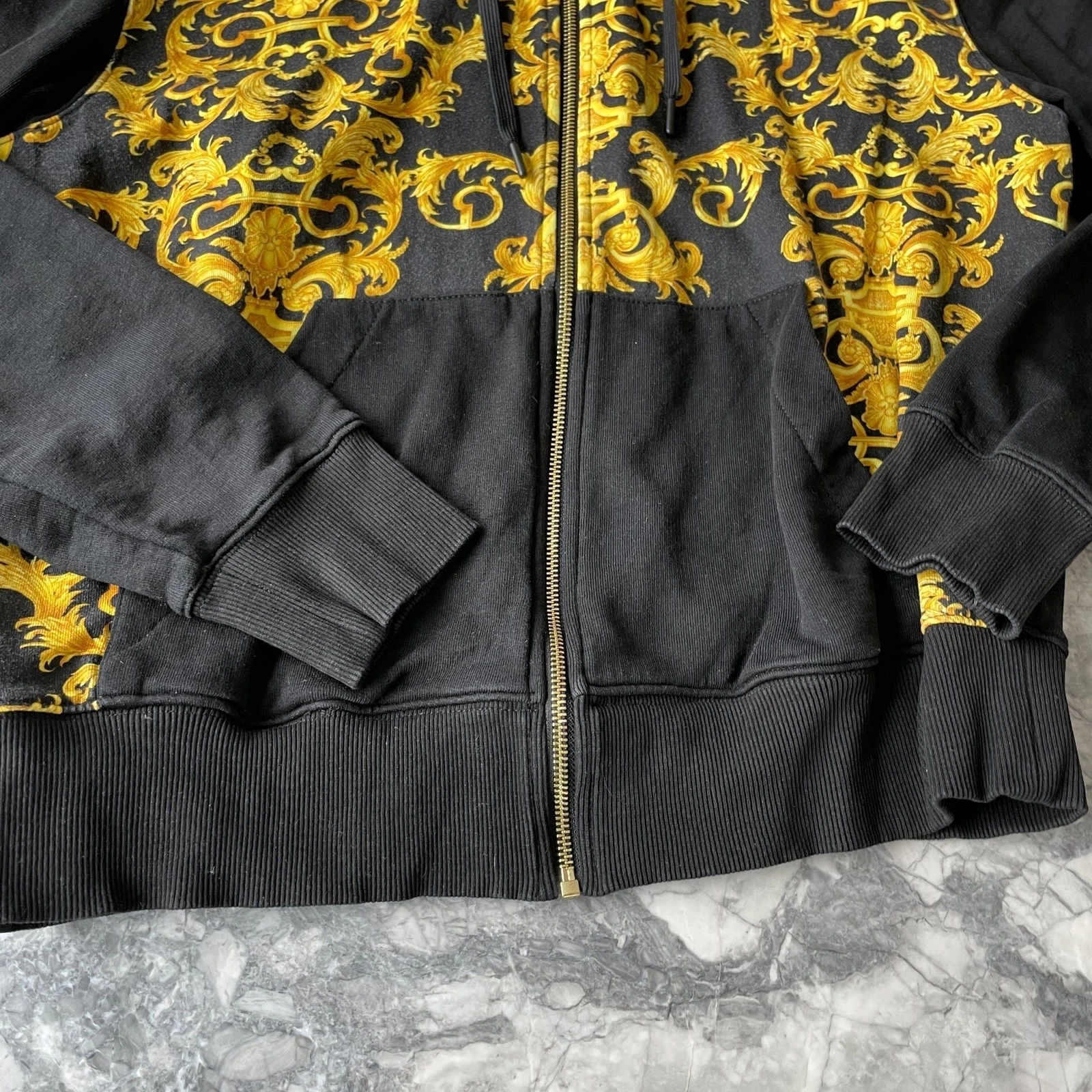 Versace Jeans Couture Set Pantaloni con Cappuccio e Felpa Nero Oro Large