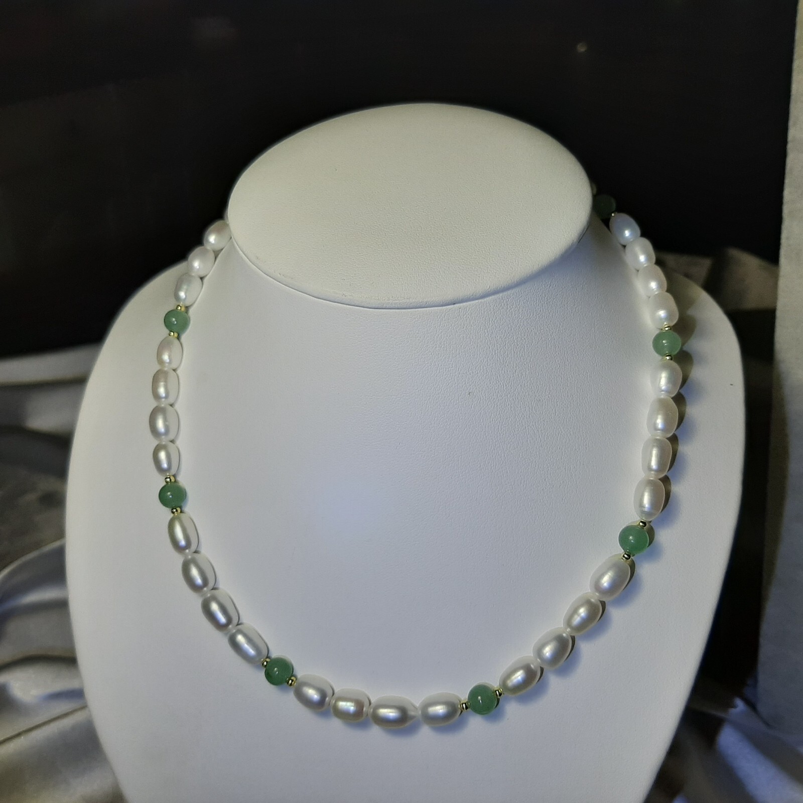 Collier en perles de culture blanches et jade véritable doré à l'or jaune 14k pour femme
