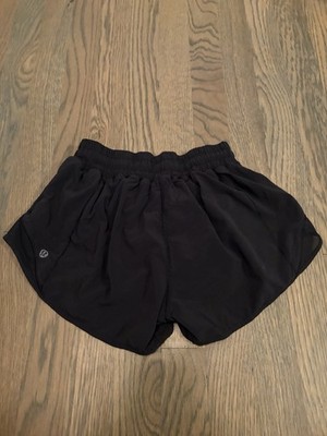 Lululemon Hottie Hot Short, Low Rise, 2 1/2 Size 4 Black Well Loved