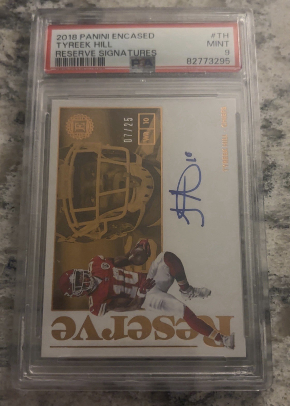 Panini 2018 Encased Tyreek Hill Reserve Signatures Gold RS-TH Auto /25 PSA