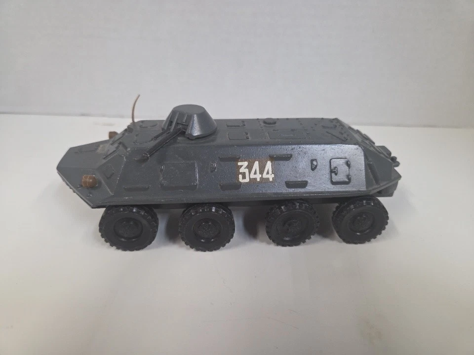 JUGUETE DE METAL SOVIÉTICO VINTAGE HECHO EN LOS SOVIÉTICOS БРОНЕТРАНСПОРТЕР БТР-60ПБ “Hecho en Rusia” Foto 2 de 4