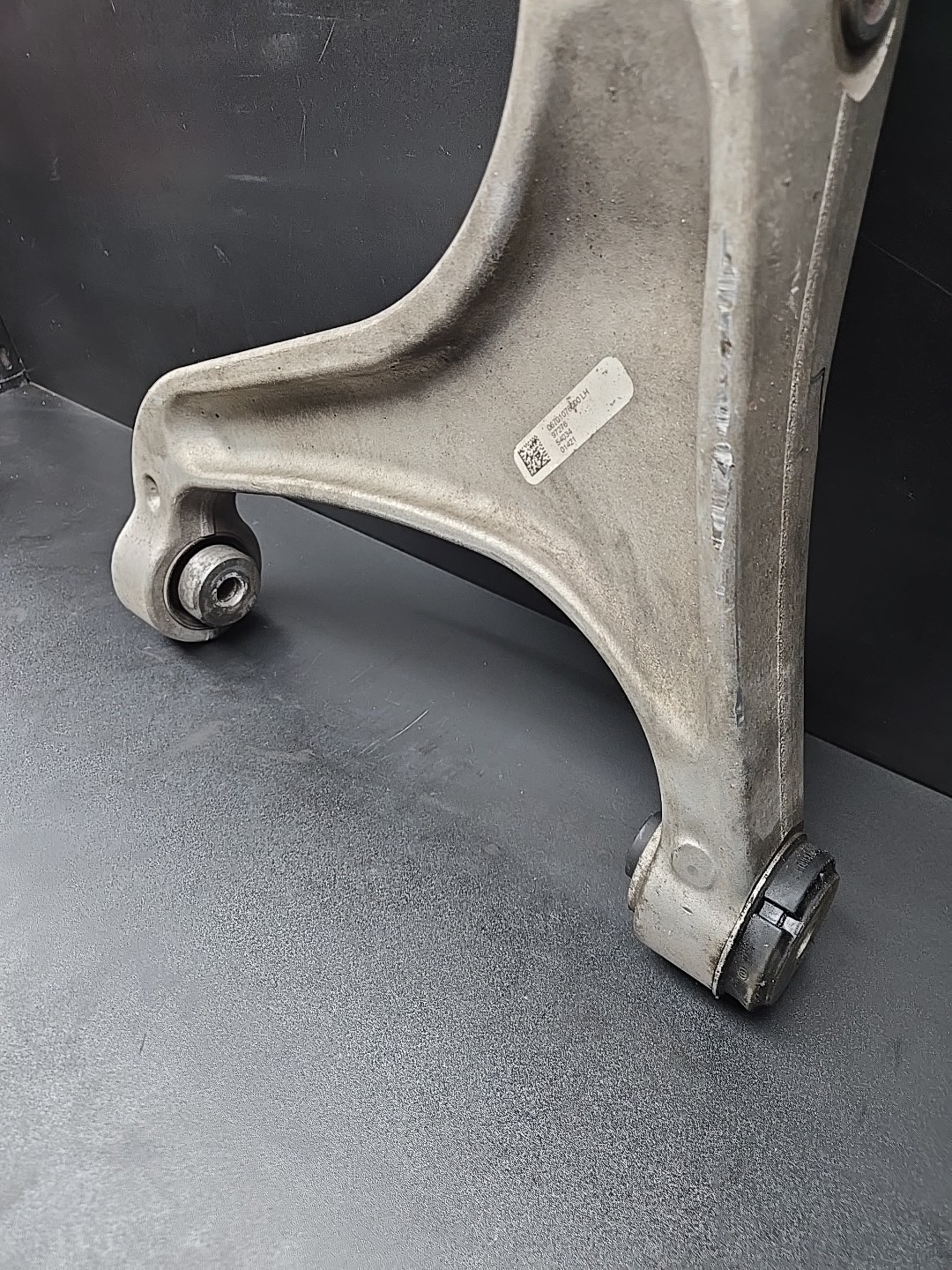 Maserati Quattroporte 2014-2020 FRONT+LEFT+LOWER Control arm