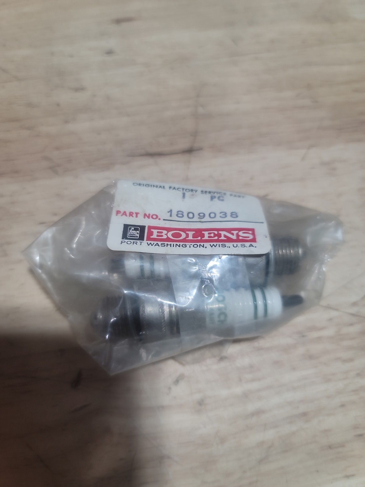 2 VTG NOS, OEM Bolens Sprint Spark Plug Gutbrod snowmobile 1809038 Bosch W260T1