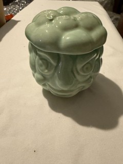 Raspberry Face Pot (In an unusual colourway)