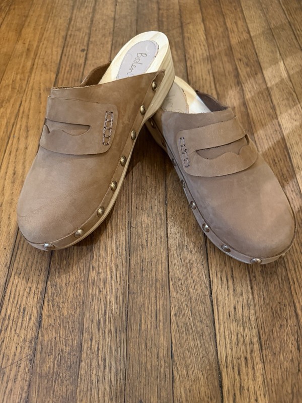 Boden Women’s 8.5 Slip On Clog Wood Heel Suede Tan stud accent made in Spain