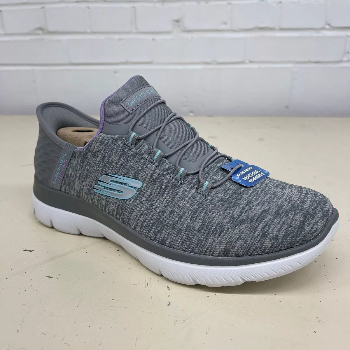 SKECHERS Summits Dazzling Haze Casual Sneakers Women s Size 8.5