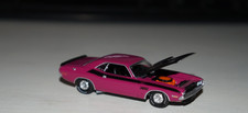 Auto World 1970 Dodge Challenger T/A 340 Six Pack Vintage Muscle Diecast 1/64
