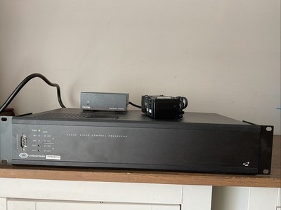Crestron Audio-Video AV2 Processor W/Extron Distribution Amp MDA 3V-Powers On