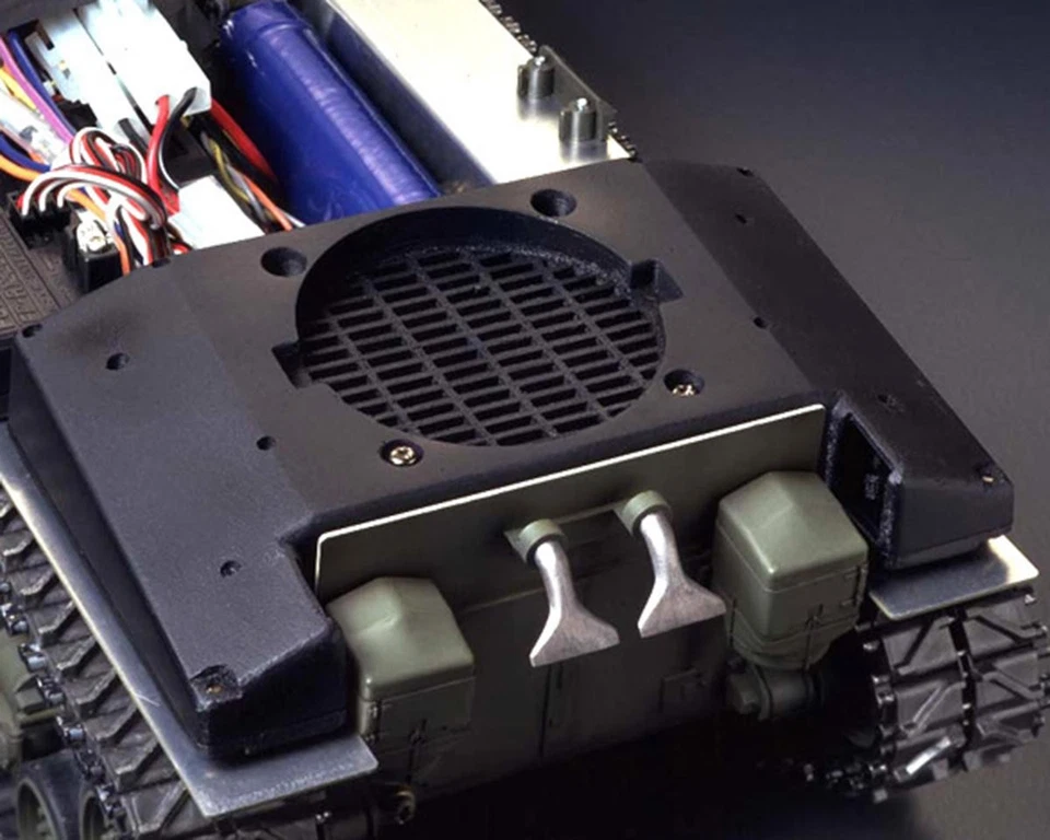 Tamiya 1/16 M4 Sherman 105mm Howitzer "Full Option" Radio Control Tank Kit - Image 4 of 4