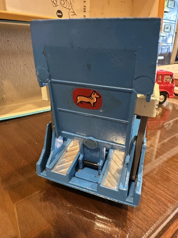 CORGI MAJOR No 1105 BEDFORD TRACTOR UNIT & CARRIMORE CAR TRANSPORTER  - Image 4 of 4