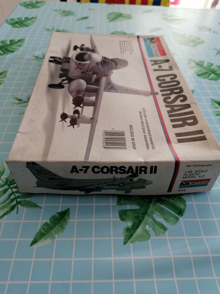 MONOGRAM 1/48 A-7 CORSAIR II ITEM N° 5418 - Immagine 2 di 4